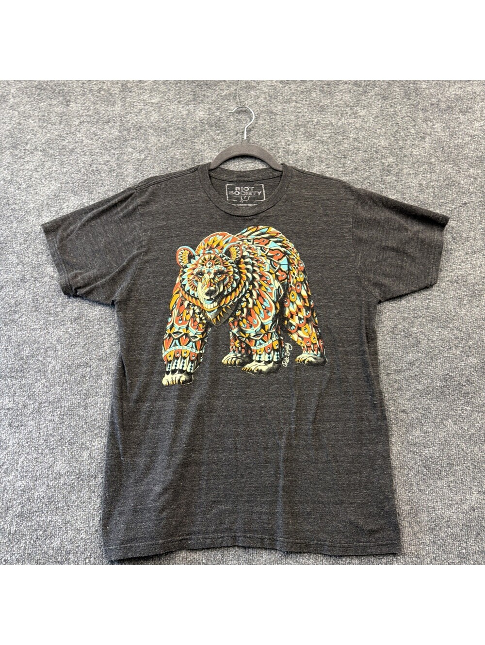 Riot Society Unisex T-Shirt Size Large Aztec Bear